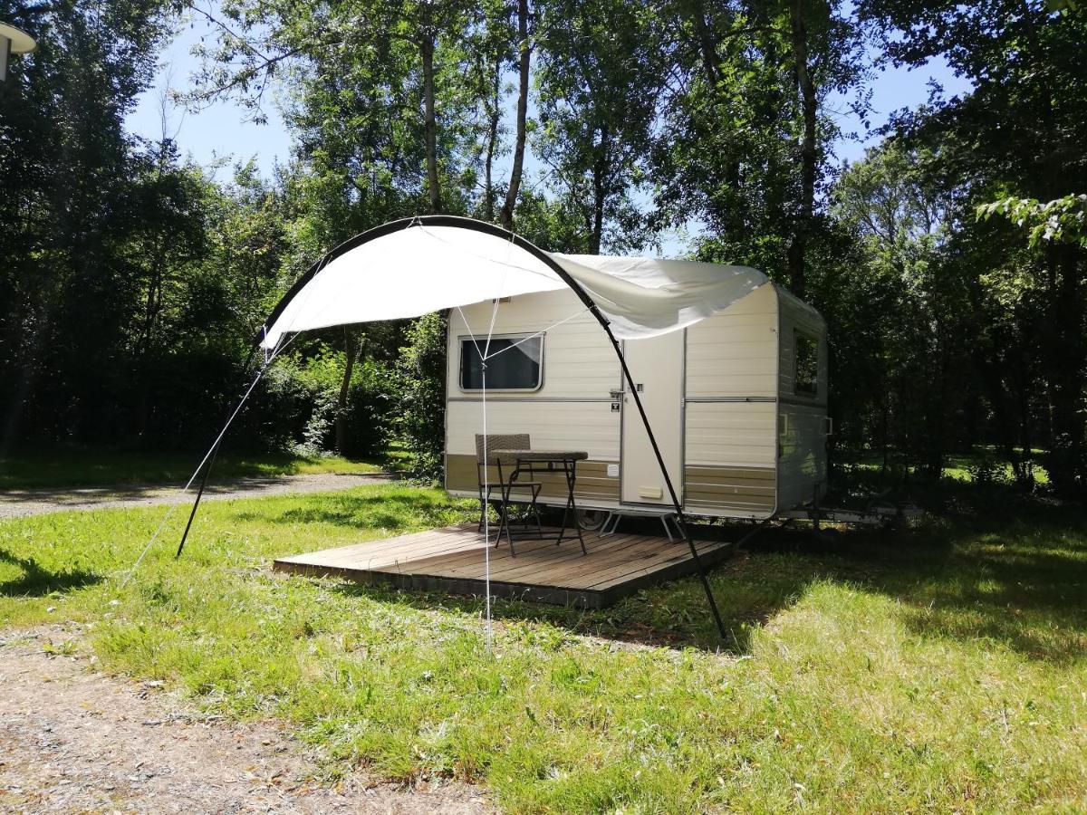 Готель Camping La Fritillaire Savigny-en-veron Екстер'єр фото