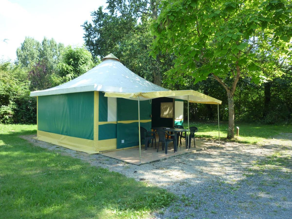 Готель Camping La Fritillaire Savigny-en-veron Екстер'єр фото